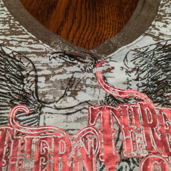 Southern Thread vintage v-neck tee - Picture 6 of 6